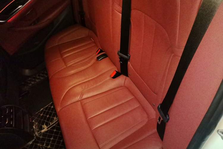 Used BMW 5 Series 2019 Facelifted 530Li Leading Edition M Sport Package Left Rear Seat