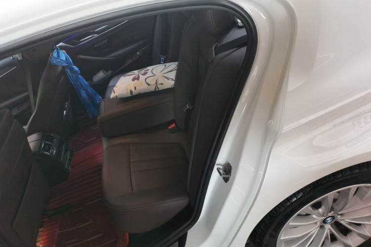 Used BMW 5 Series 2019 525Li Luxury Package Left Rear Seat