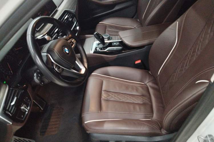 Used BMW 5 Series 2019 530Li xDrive Luxury Package Left Rear Seat