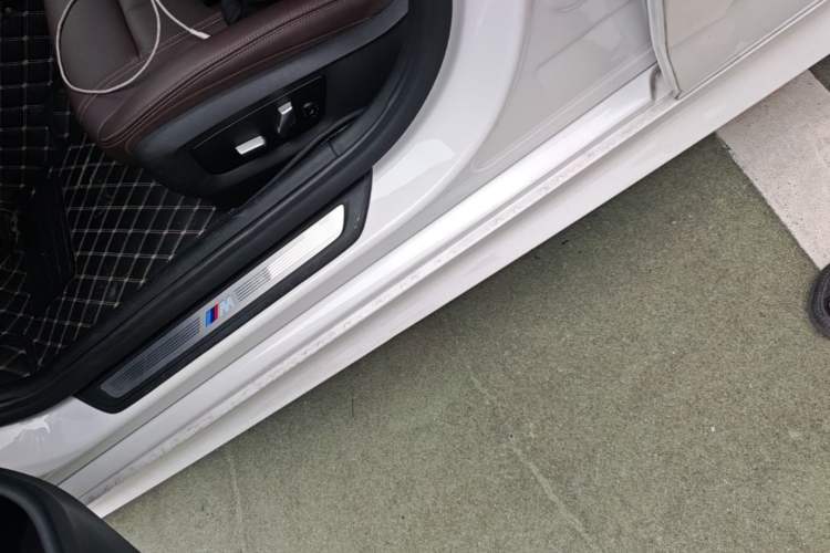 Used BMW 5 Series 2019 525Li M Sport Package Left Side Sill