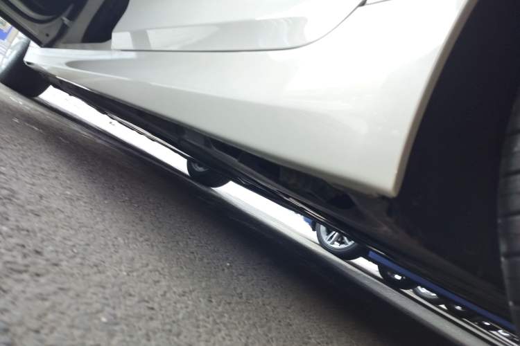 Used BMW 5 Series 2019 530Li xDrive Luxury Package Left Side Sill