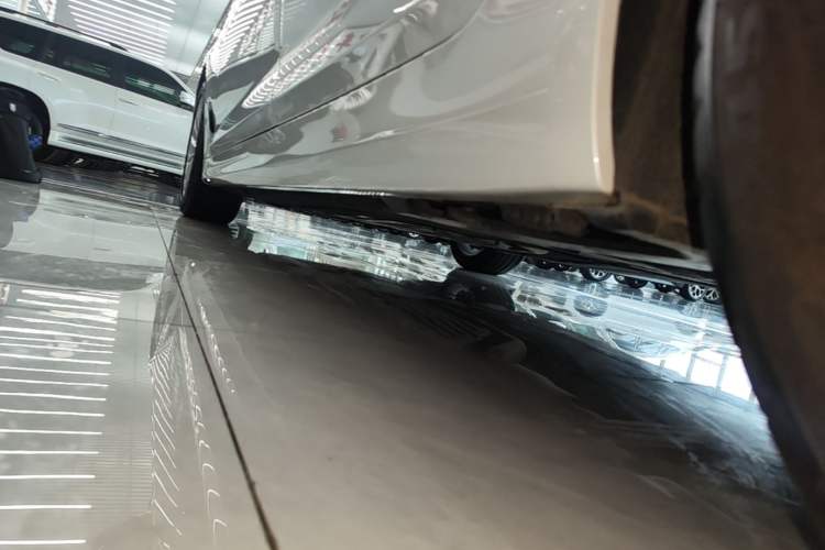 Used BMW 5 Series 2019 Facelifted 530Li Leading Edition Luxury Package Left Side Sill