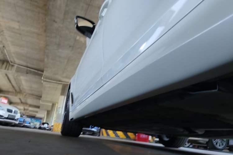 Used BMW 5 Series 2019 525Li M Sport Package Left Side Sill