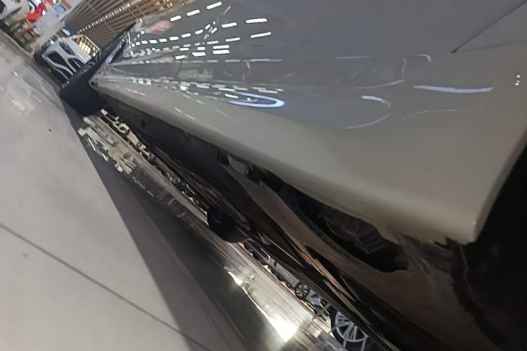 Used BMW 5 Series 2019 530Li Leading Model M Sport Package Left Side Sill