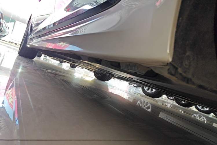 Used BMW 5 Series 2019 530Li Leading Model M Sport Package Left Side Sill