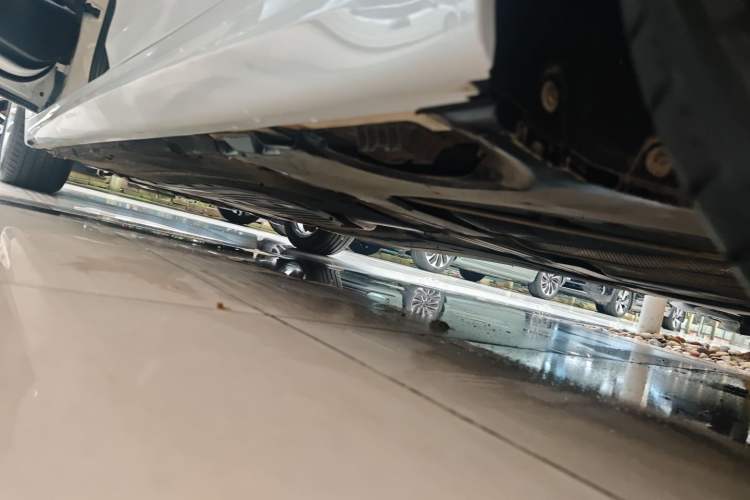 Used BMW 5 Series 2019 525Li M Sport Package Left Side Sill