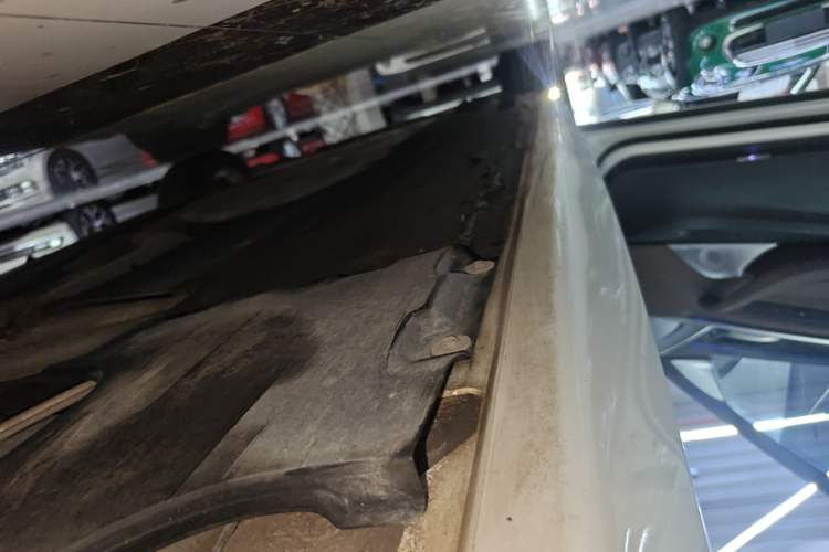 Used BMW 5 Series 2019 525Li M Sport Package Left Side Sill
