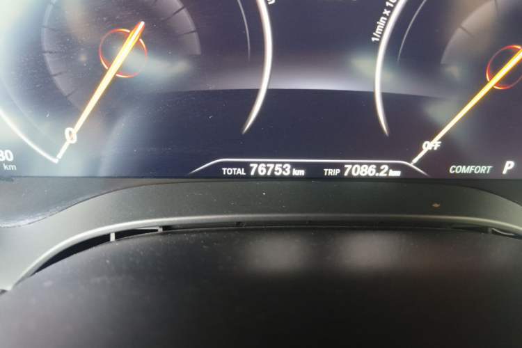 Used BMW 5 Series 2019 525i M Sport Package Odometer Close Up