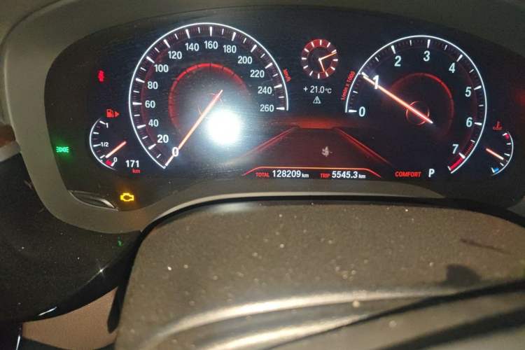 Used BMW 5 Series 2019 525Li Luxury Package Odometer Close Up