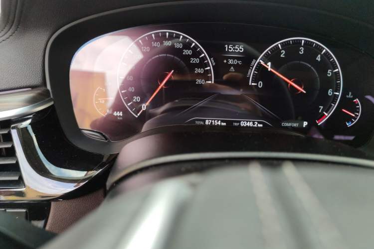 Used BMW 5 Series 2019 Facelifted 530Li Leading Edition Luxury Package Odometer Close Up