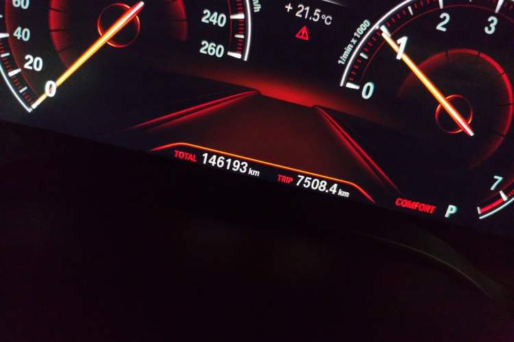 Used BMW 5 Series 2019 525i M Sport Package Odometer Close Up