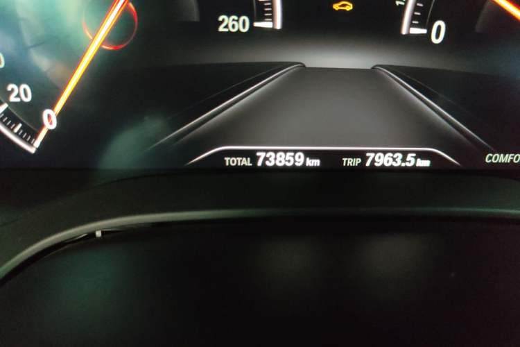Used BMW 5 Series 2019 530Li Leading Model M Sport Package Odometer Close Up