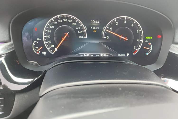 Used BMW 5 Series 2019 525i M Sport Package Odometer Close Up