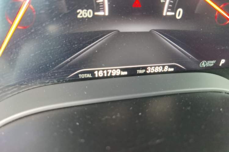 Used BMW 5 Series 2019 530Li Leading Model M Sport Package Odometer Close Up