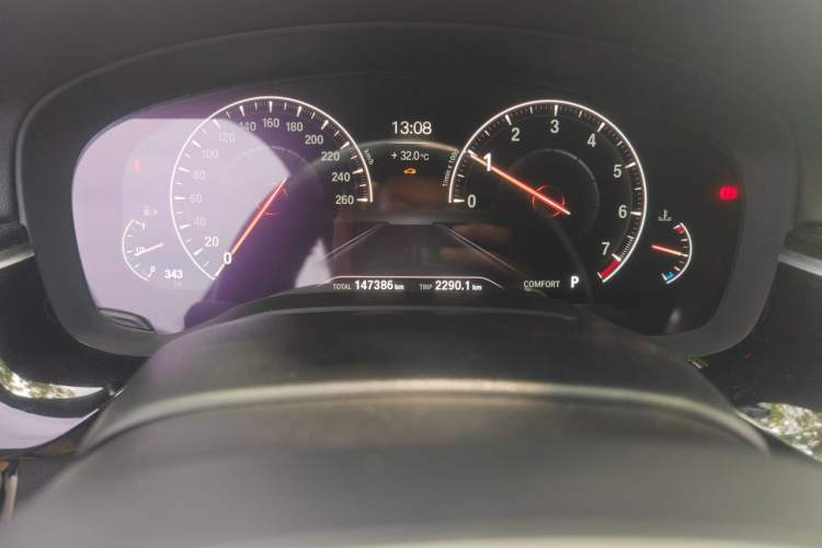 Used BMW 5 Series 2019 Facelifted 530Li Leading Edition M Sport Package Odometer Close Up