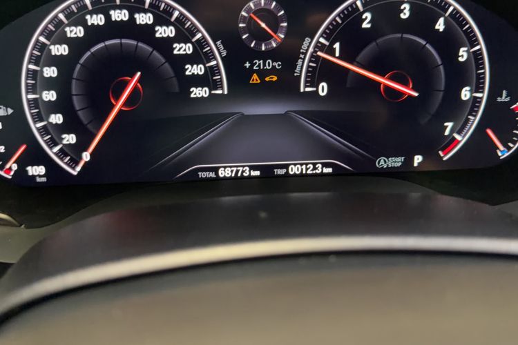 Used BMW 5 Series 2019 525Li M Sport Package Odometer Close Up