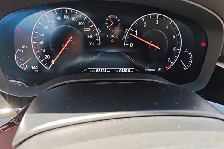 Used BMW 5 Series 2019 525Li Luxury Package Odometer Close Up