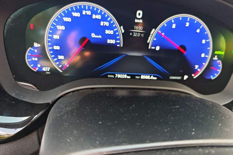 Used BMW 5 Series 2019 530Li Leading Model M Sport Package Odometer Close Up