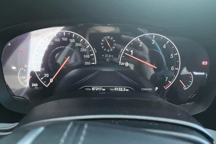 Used BMW 5 Series 2019 525Li Luxury Package Odometer Close Up