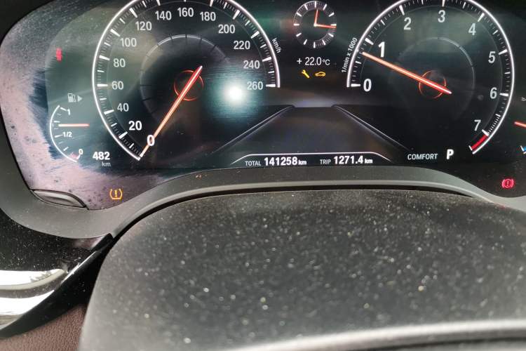 Used BMW 5 Series 2019 Facelifted 525Li Luxury Package Odometer Close Up