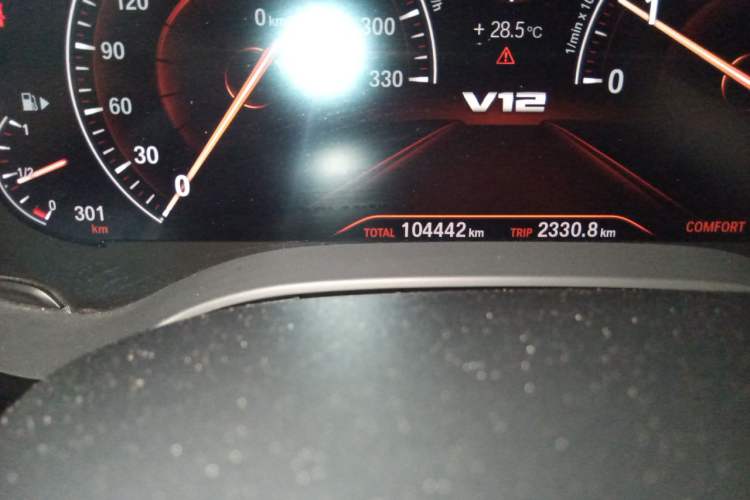 Used BMW 5 Series 2019 Facelifted 530Li Leading Edition M Sport Package Odometer Close Up