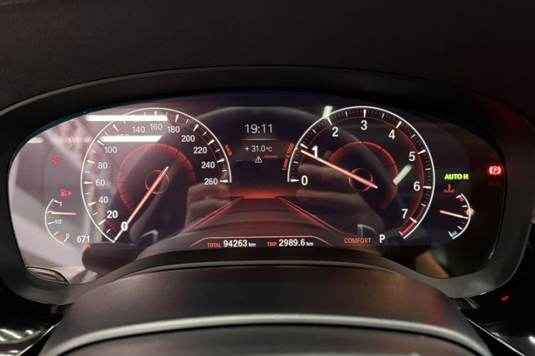Used BMW 5 Series 2019 Facelifted 530Li Leading Edition Luxury Package Odometer Close Up