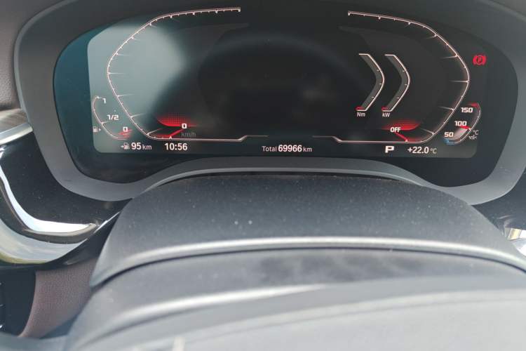 Used BMW 5 Series 2019 Facelifted 530Li Leading Edition Luxury Package Odometer Close Up
