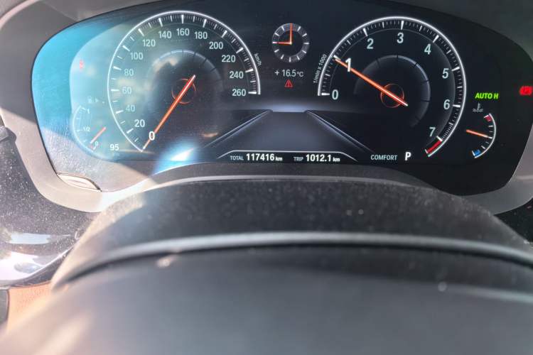 Used BMW 5 Series 2019 525Li M Sport Package Odometer Close Up