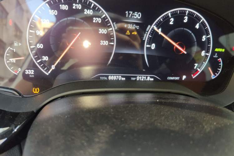 Used BMW 5 Series 2019 Facelifted 530Li Leading Edition M Sport Package Odometer Close Up