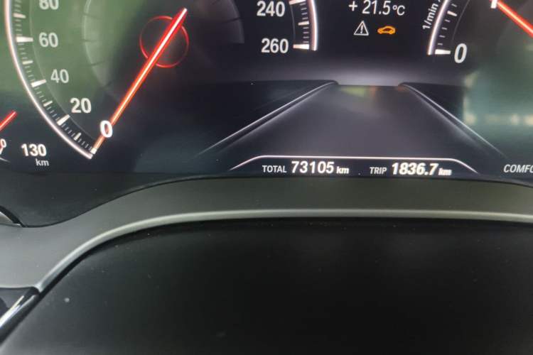 Used BMW 5 Series 2019 525Li Luxury Package Odometer Close Up