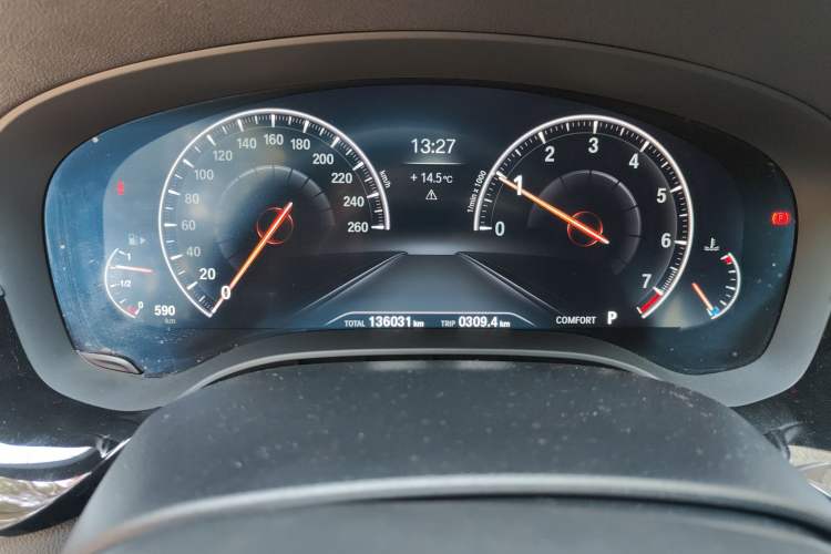 Used BMW 5 Series 2019 530Li Leading Model M Sport Package Odometer Close Up