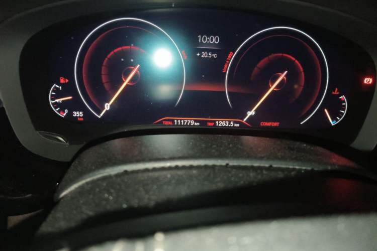 Used BMW 5 Series 2019 Facelifted 530Li Luxury Edition Premium Package Odometer Close Up
