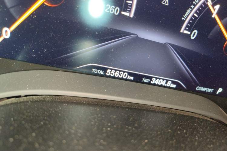 Used BMW 5 Series 2019 Facelifted 530Li Leading Edition Luxury Package Odometer Close Up