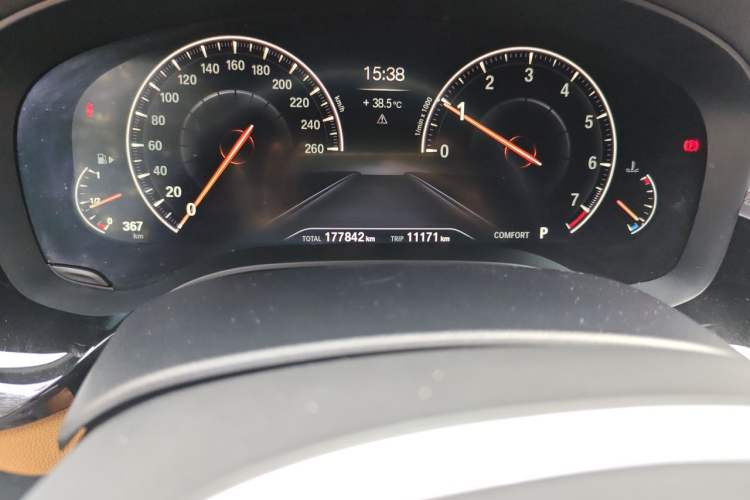 Used BMW 5 Series 2019 525i M Sport Package Odometer Close Up