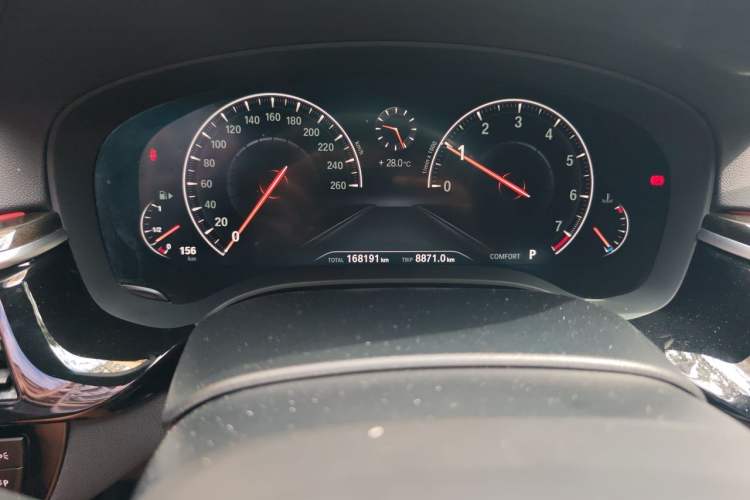 Used BMW 5 Series 2019 530Li Leading Model M Sport Package Odometer Close Up