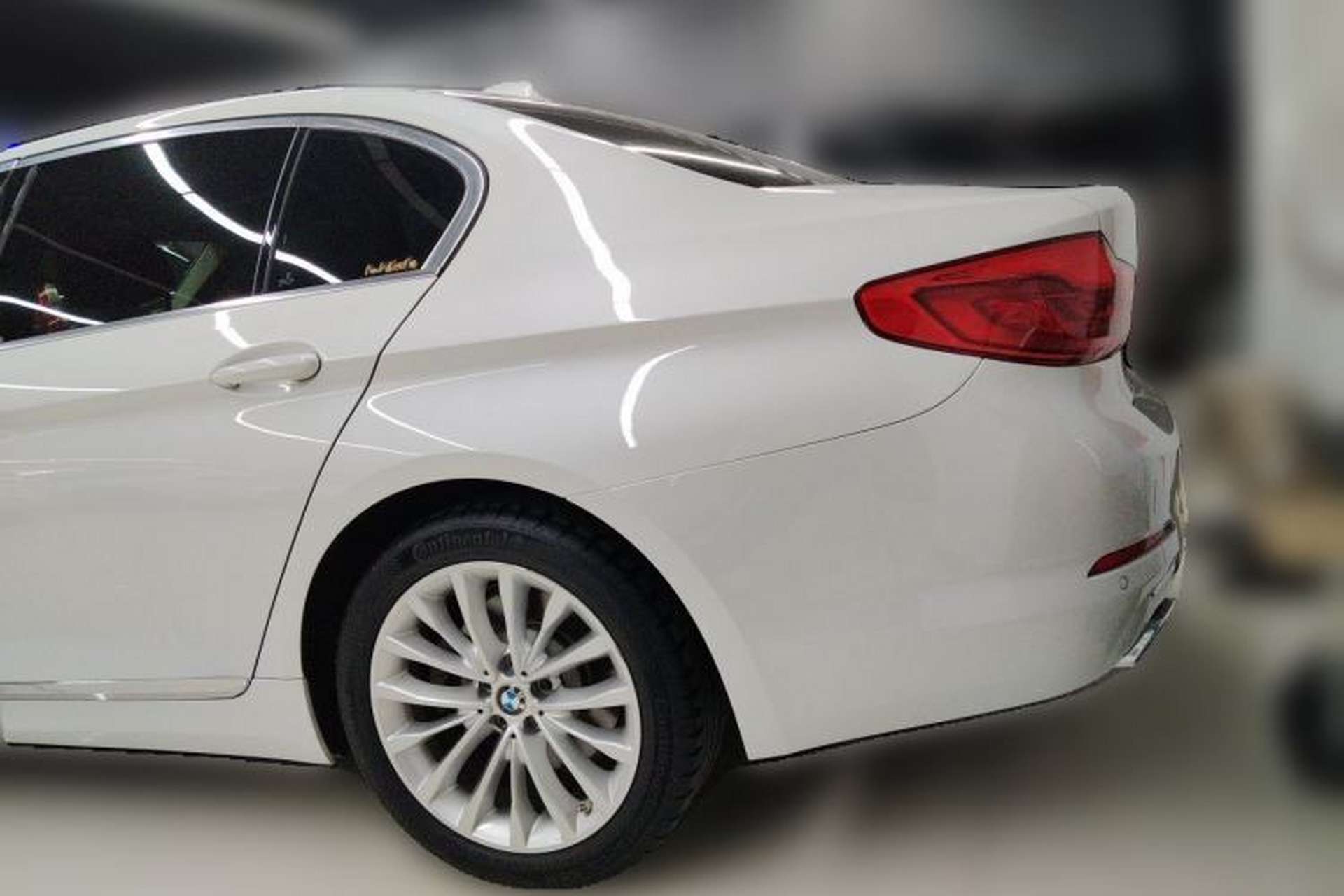 Used BMW 5 Series 2019 530Li xDrive Luxury Package Rear Left 45 Deg
