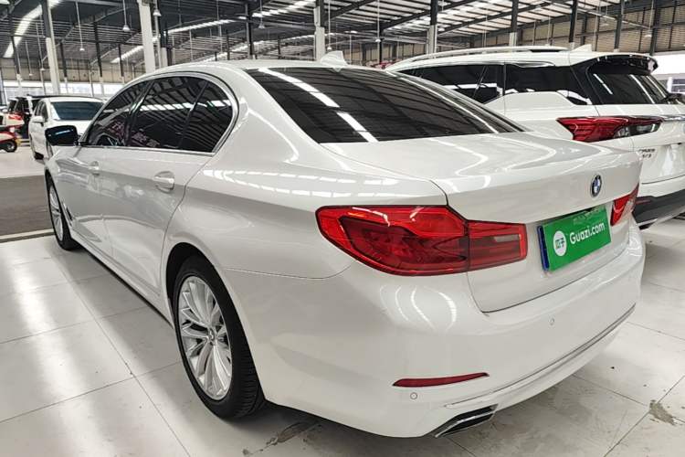 Used BMW 5 Series 2019 525Li Luxury Package Rear Left 45 Deg