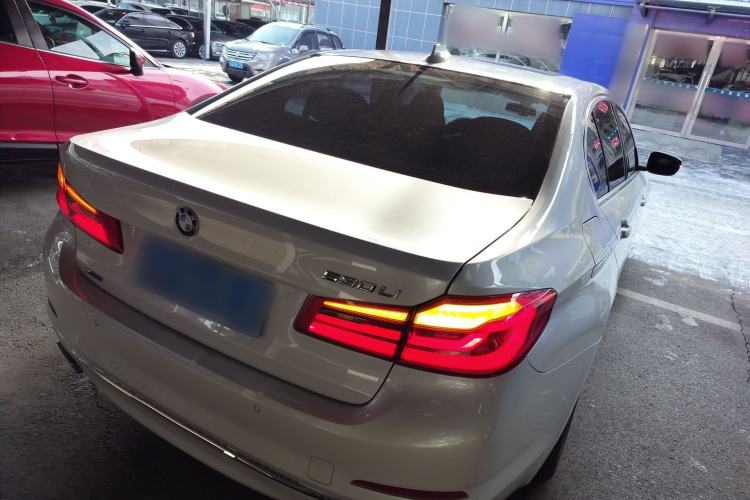Used BMW 5 Series 2019 530Li xDrive Luxury Package Rear Right 45 Deg