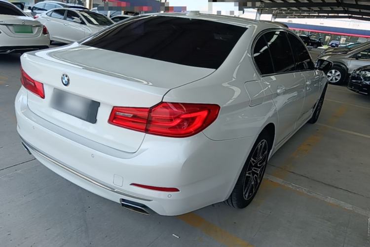 Used BMW 5 Series 2019 525Li Luxury Package Rear Right 45 Deg