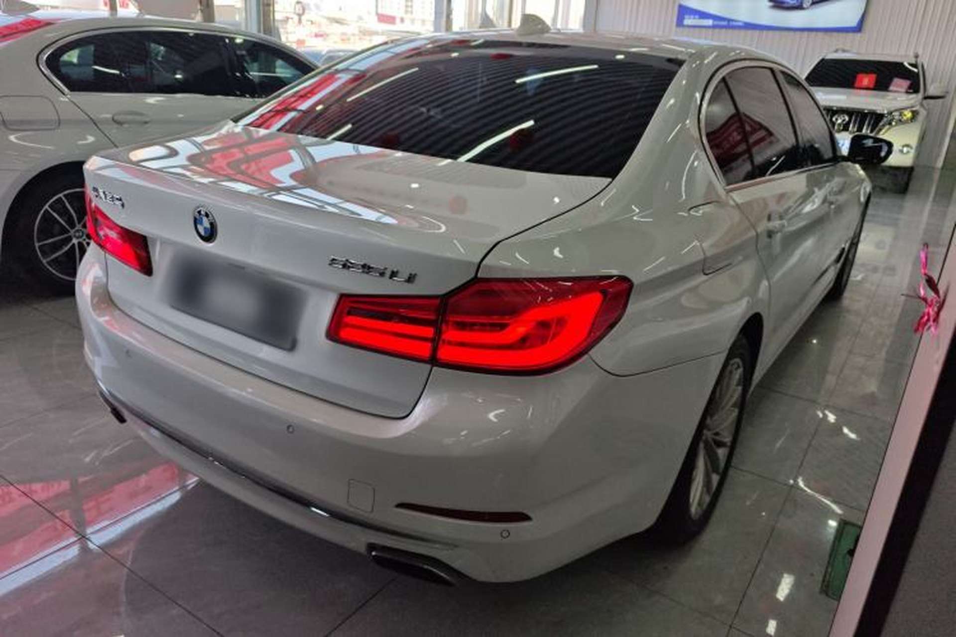 Used BMW 5 Series 2019 525Li Luxury Package Rear Right 45 Deg