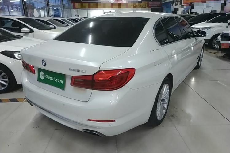 Used BMW 5 Series 2019 525Li Luxury Package Rear Right 45 Deg