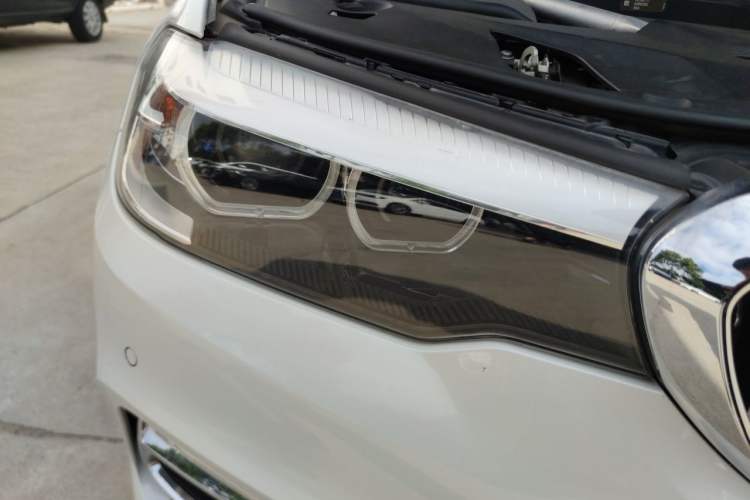 Used BMW 5 Series 2019 Facelifted 530Li Leading Edition Luxury Package Right Front Headlight