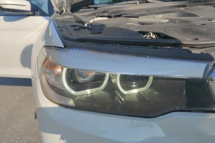 Used BMW 5 Series 2019 Facelifted 530Li Leading Edition M Sport Package Right Front Headlight