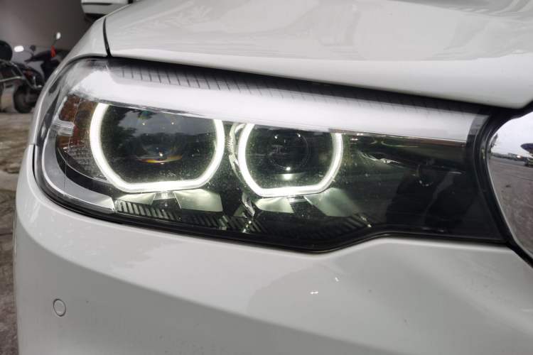 Used BMW 5 Series 2019 Restyled 525i M Sport Package Right Front Headlight