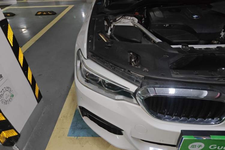 Used BMW 5 Series 2019 530Li Luxury Edition M Sport Package Right Front Headlight