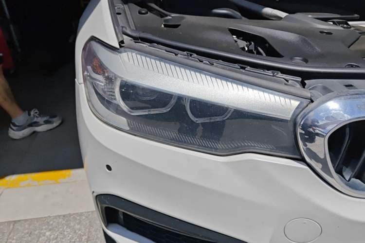 Used BMW 5 Series 2019 530Li Leading Model M Sport Package Right Front Headlight
