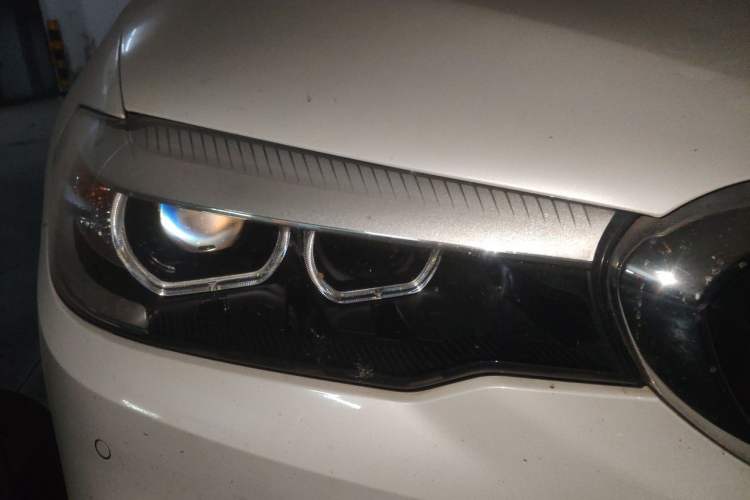 Used BMW 5 Series 2019 530Li Leading Model M Sport Package Right Front Headlight