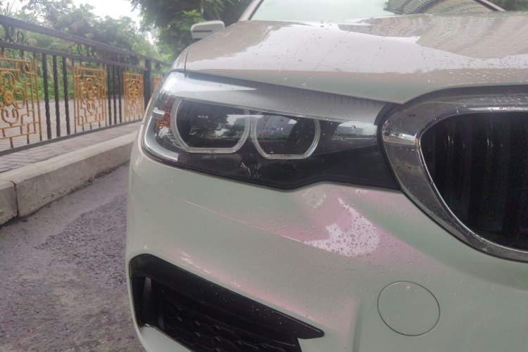 Used BMW 5 Series 2019 530Li Leading Model M Sport Package Right Front Headlight