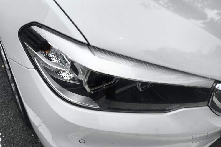 Used BMW 5 Series 2019 Facelifted 530Li Leading Edition Luxury Package Right Front Headlight