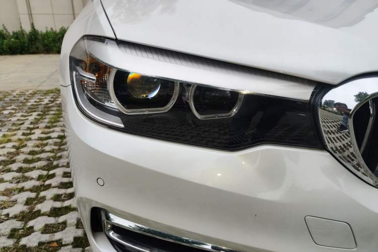 Used BMW 5 Series 2019 530Li Leading Model Luxury Package Right Front Headlight